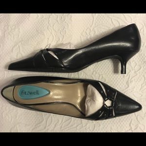Fitzwell Size 10 Wide Black Kitten Heels
